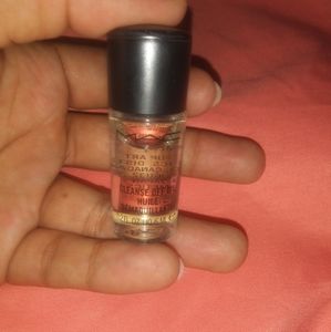 Cleanse off oil by MAC
